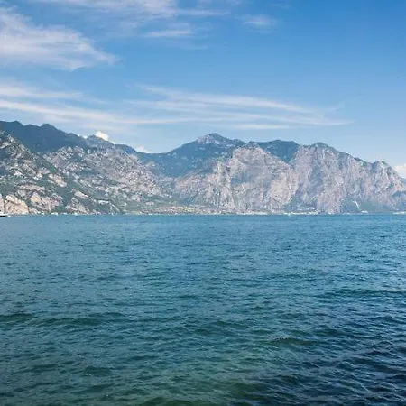 Ac Parking La Dama Col Calice * Malcesine